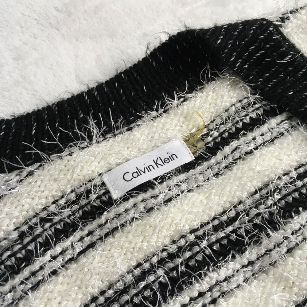 Calvin Klein Fuzzy Hairy Crop Cardigan Striped - Picture 5 of 8
